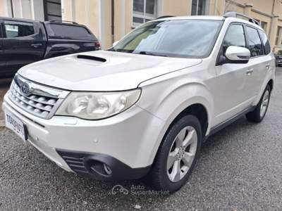 Subaru Forester 2.0D XS Exclusive AWD Bianco usata Varallo