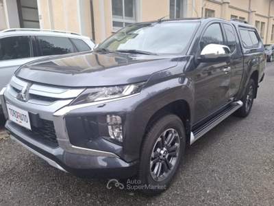 Mitsubishi L200 2.3 D Club Cab 4x4 Super Select Intense PREZ. REA Grigio usata Varallo