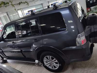 Mitsubishi Pajero 16V aut. 5p. Intense 7 Posti Gancio Traino Grigio usata Roma