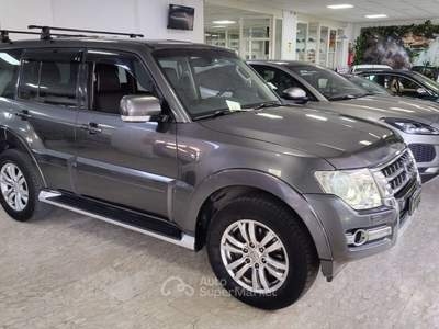 Mitsubishi Pajero 16V aut. 5p. Intense 7 Posti Gancio Traino Grigio usata Roma