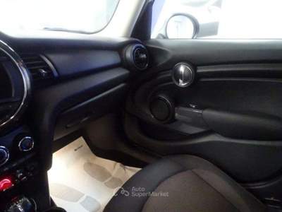 MINI One 1.5 100 CV 5 Porte EU6 Bianco usata Latina