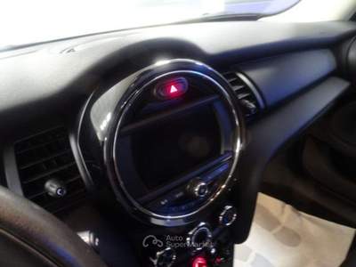 MINI One 1.5 100 CV 5 Porte EU6 Bianco usata Latina