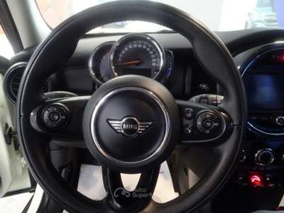 MINI One 1.5 100 CV 5 Porte EU6 Bianco usata Latina
