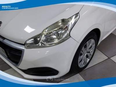 Peugeot 208 1.6 BlueHDI 75cv Access EU6 Bianco usata Latina