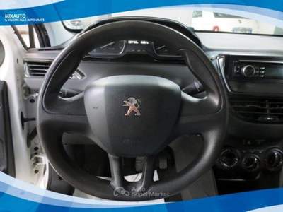 Peugeot 208 1.6 BlueHDI 75cv Access EU6 Bianco usata Latina