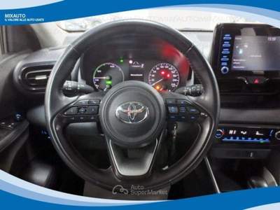 Toyota Yaris 1.5 Hybrid 5 Porte Active AUT EU6 Blu/Azzurro usata Latina