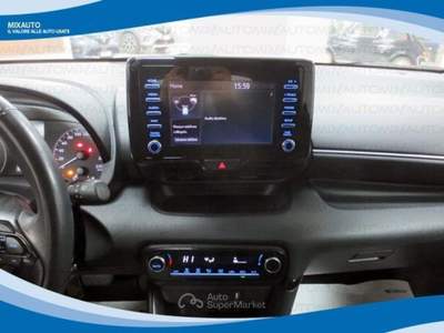 Toyota Yaris 1.5 Hybrid 5 Porte Active AUT EU6 Blu/Azzurro usata Latina