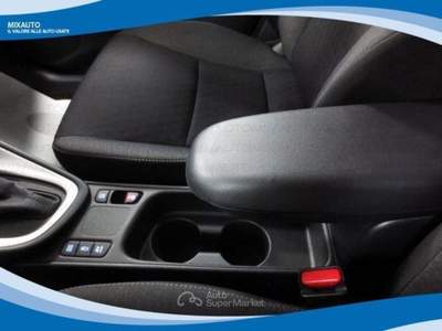 Toyota Yaris 1.5 Hybrid 5 Porte Active AUT EU6 Blu/Azzurro usata Latina