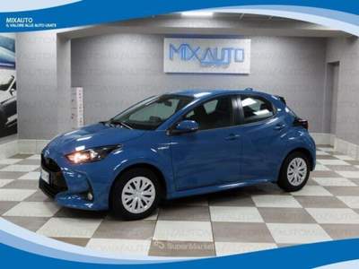 Toyota Yaris 1.5 Hybrid 5 Porte Active AUT EU6 Blu/Azzurro usata Latina