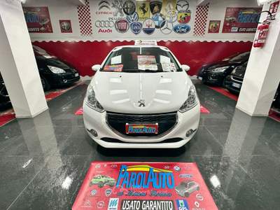 Peugeot 208 5 porte ALLURE - 2013 Bianco usata Giugliano in Campania