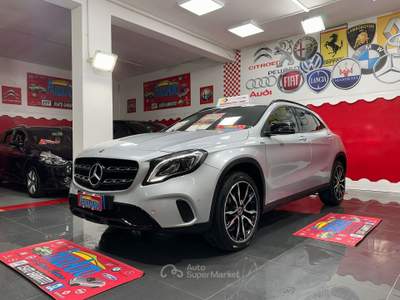 Mercedes-Benz GLA Mercedes GLA 2.1 136cv 200 d Premium - 2019 Grigio usata Giugliano in Campania