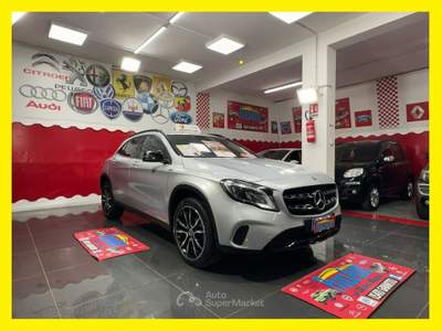 Mercedes-Benz GLA Mercedes GLA 2.1 136cv 200 d Premium - 2019 Grigio usata Giugliano in Campania