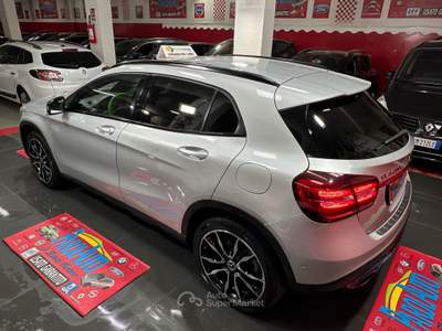 Mercedes-Benz GLA Mercedes GLA 2.1 136cv 200 d Premium - 2019 Grigio usata Giugliano in Campania