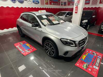 Mercedes-Benz GLA Mercedes GLA 2.1 136cv 200 d Premium - 2019 Grigio usata Giugliano in Campania