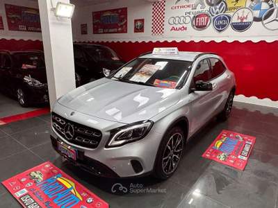 Mercedes-Benz GLA Mercedes GLA 2.1 136cv 200 d Premium - 2019 Grigio usata Giugliano in Campania
