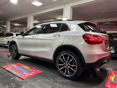 Mercedes-Benz GLA Mercedes GLA 2.1 136cv 200 d Premium - 2019 Grigio usata Giugliano in Campania