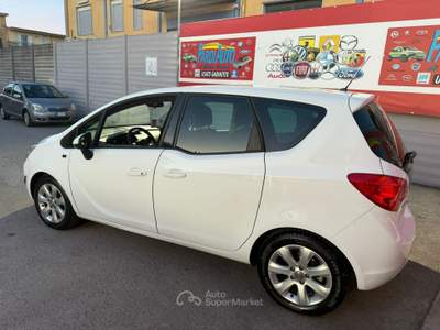 Opel Meriva 1.3 95cv ecoFLEX Cosmo - 2014 Bianco usata Giugliano in Campania