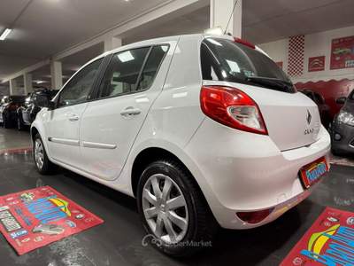 Renault Clio 75cv Luxe - 2011 Bianco usata Giugliano in Campania