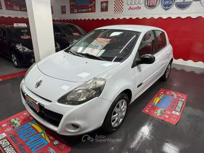 Renault Clio 75cv Luxe - 2011 Bianco usata Giugliano in Campania