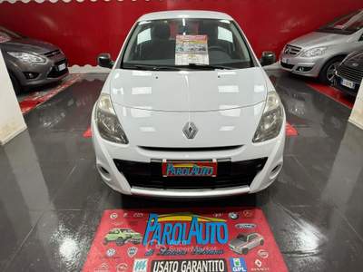Renault Clio 75cv Luxe - 2011 Bianco usata Giugliano in Campania