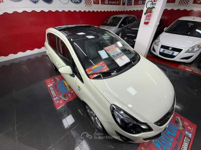 Opel Corsa 1.2 86cv Cosmo - 2011 Bianco usata Giugliano in Campania