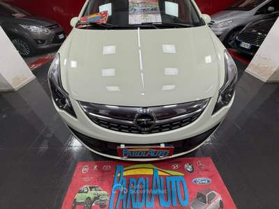 Opel Corsa 1.2 86cv Cosmo - 2011 Bianco usata Giugliano in Campania