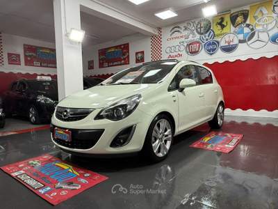 Opel Corsa 1.2 86cv Cosmo - 2011 Bianco usata Giugliano in Campania