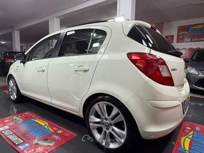 Opel Corsa 1.2 86cv Cosmo - 2011 Bianco usata Giugliano in Campania