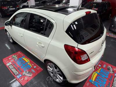 Opel Corsa 1.2 86cv Cosmo - 2011 Bianco usata Giugliano in Campania