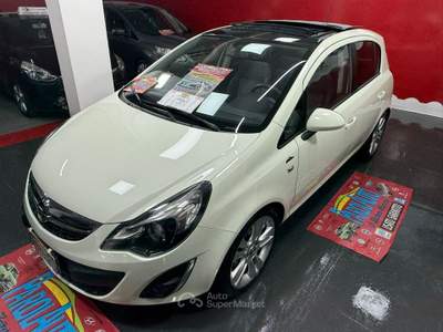 Opel Corsa 1.2 86cv Cosmo - 2011 Bianco usata Giugliano in Campania