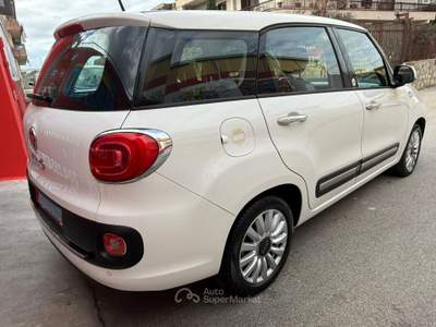 Fiat 500L Living 1.3 mjt 95cv Pop Star - 2016 Bianco usata Giugliano in Campania