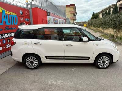 Fiat 500L Living 1.3 mjt 95cv Pop Star - 2016 Bianco usata Giugliano in Campania