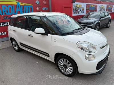 Fiat 500L Living 1.3 mjt 95cv Pop Star - 2016 Bianco usata Giugliano in Campania