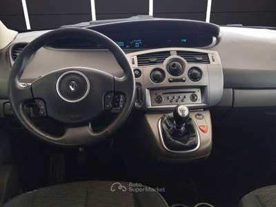 Renault Scénic Scénic 1.5 dCi/105CV Serie Speciale Dynamique Oro usata Pompei