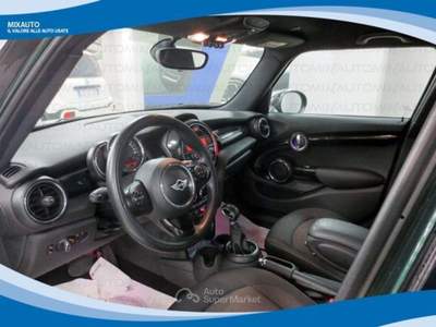 MINI 1.5 Cooper D Hype 5 1.5 115 CV 5 Porte AUT EU6 Verde usata Latina