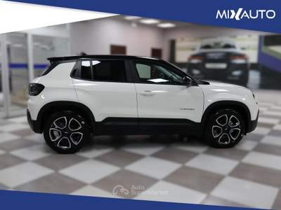 Jeep Avenger 1.2 Turbo E-Hybrid MHEV Summit FWD 100CV AUTO EU6 Con interni in pelle e tetto panoramico Bianco usata Latina