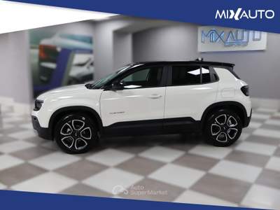 Jeep Avenger 1.2 Turbo E-Hybrid MHEV Summit FWD 100CV AUTO EU6 Con interni in pelle e tetto panoramico Bianco usata Latina