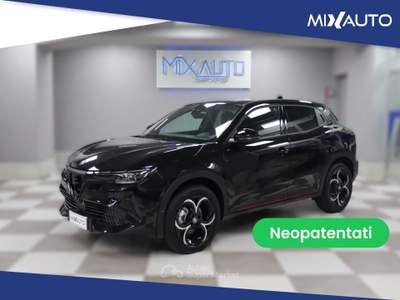 Alfa Romeo Junior 1.2 VGT Hybrid Speciale 145CV EDCT6 Nero usata Latina
