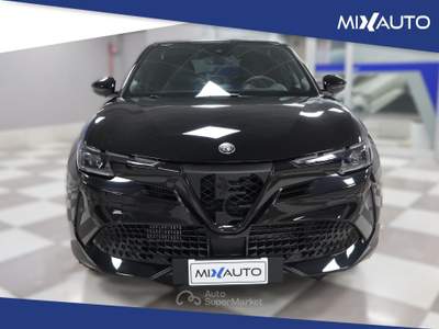 Alfa Romeo Junior 1.2 VGT Hybrid Speciale 145CV EDCT6 Nero usata Latina