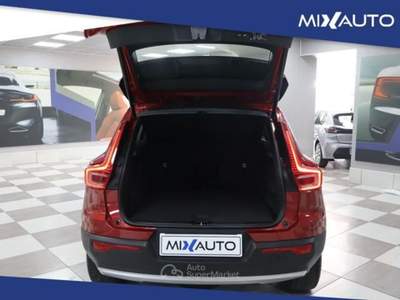 Volvo XC40 D3 AWD Geartronic Inscription Verde usata Latina