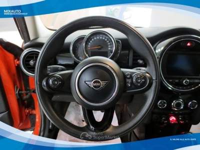 MINI One 1.5 100 CV 5 Porte EU6 Arancione usata Latina