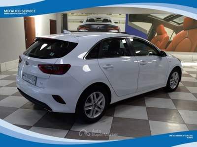 Kia Ceed 1.0 T-GDI 120cv 5 Porte Drive EU6 Bianco usata Latina