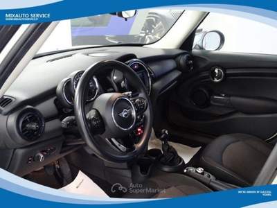 MINI One 1.5 100 CV 5 Porte EU6 Bianco usata Latina