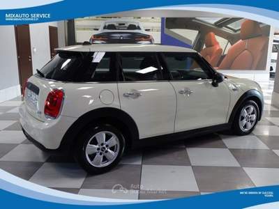 MINI One 1.5 100 CV 5 Porte EU6 Bianco usata Latina