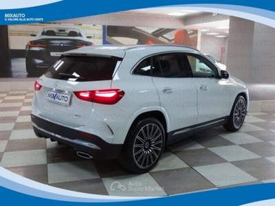 Mercedes-Benz GLA D Automatic AMG Line Premium EU6 KM Ø Bianco usata Latina