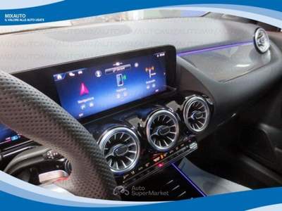 Mercedes-Benz GLA D Automatic AMG Line Premium EU6 KM Ø Bianco usata Latina