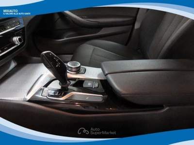BMW Serie 5 530d Futura D Touring xDrive Business AUT EU6C Argento usata Latina