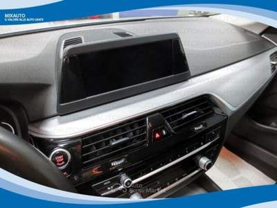 BMW Serie 5 530d Futura D Touring xDrive Business AUT EU6C Argento usata Latina