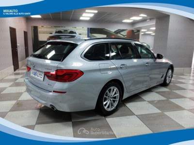 BMW Serie 5 530d Futura D Touring xDrive Business AUT EU6C Argento usata Latina