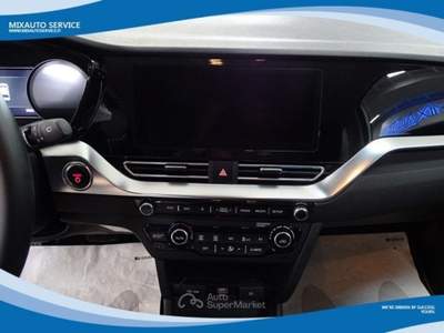 Kia e-Niro BEV 64kwh 204cv Drive Bianco usata Latina